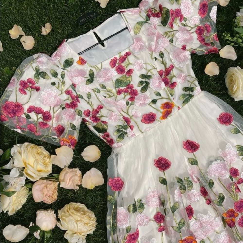Floral Embroidered Formal Dress - White and Pink